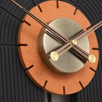 Lampes à balançoire personnalisées Noridongsan, horloge murale moderne créative en bois, faite à la main en noyer noir