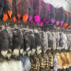 Porte-clés queue de renard tendance, breloque de sac à pompon queue de loup, grande breloque queue d'animal naturelle et moelleuse, porte-clés avec sangle et chaîne, cadeaux - Product Image 4