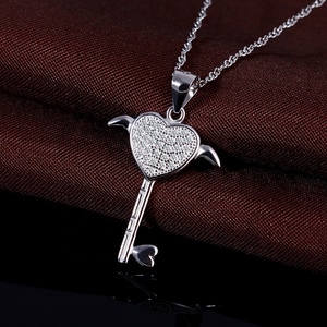<span class=keywords><strong>Ciondolo</strong></span> a Forma di <span class=keywords><strong>Chiave</strong></span> in <span class=keywords><strong>Argento</strong></span> Sterling 925 con Collana in Zirconia Cubica - Product Image 5