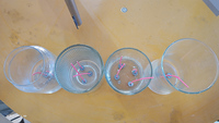 Production automatique Bougie Mèche Machine de Placement L'insertion Mèches Équipement avec Multi-pièces Évacuant pour Bocaux En Verre