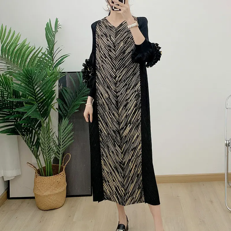 2024 Summer V-neck Loose Dress Flower Sleeves Large Size Women's Casual Long Dress New Women's Pleated Dress