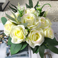Arrangement de boule d'hortensia et de rose en soie à 12 têtes décor floral de colonne romaine élégante pour les mariages événements forestiers