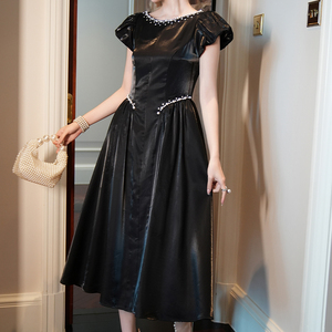 ZYHT 45153 Venta al por mayor A-Line Banquete Vestidos de noche Elegante <span class=keywords><strong>Curvy</strong></span> Perlas Decoración Maxi Longitud Señoras Negro Vestidos de <span class=keywords><strong>fiesta</strong></span> largos - Product Image 1