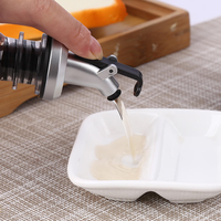 Bouteille Distributrice d'Huile d'Olive en Verre Carrée 150ml 250ml 500ml, Ensemble Distributeur de Vinaigre, Cruche à Huile et Vinaigre avec Bec Verseur en Verre