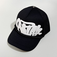Gorra Trucker de 5 Paneles de Espuma y Malla, con Letras de Grafiti Moradas y Estampado 3D en Relieve, Transpirable/Impermeable, con Cierre de Doble Hebilla, Estilo Béisbol
