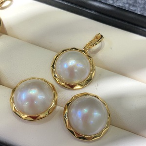 Colgante de Perla Mabe Blanca Mabei World de 16 mm, Plata 925, Chapado en Oro de 18K, Engaste Redondo, Clásico, Unisex, para Uso Diario - Product Image 1