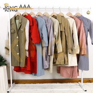 Manteaux d'hiver décontractés en polyester épais pour femmes, coupe-vent, vente en gros <span class=keywords><strong>au</strong></span> <span class=keywords><strong>kilo</strong></span>, seconde main - Product Image 4