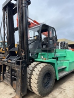 Chariot élévateur diesel Mitsubishi FD300 d'occasion en stock, capacité de levage de 3 tonnes, moteur d'origine en parfait état de marche.
