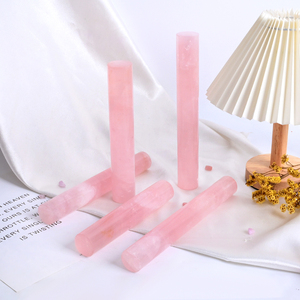Cylindre en quartz rose naturel sculpté à la main, pierre de guérison en cristal de quartz pour la décoration Feng Shui - Product Image 2