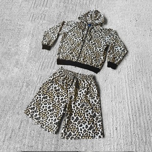 Ensemble de survêtement décontracté à imprimé léopard personnalisé, vêtements de mode, ensemble deux pièces, sweat à capuche et short de haute qualité à imprimé léopard - Product Image 1