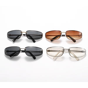 Gafas de sol Miu para mujer, montura metálica, UV400, ligeras, clase 2, para atuendos de viaje a la moda - Product Image 2