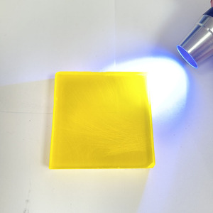 Material sin cortar áspero YAG granate de aluminio de itrio sintético de color amarillo fluorescente - Product Image 1