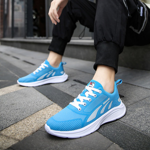 Pareja <span class=keywords><strong>de</strong></span> <span class=keywords><strong>zapatillas</strong></span> personalizadas <span class=keywords><strong>de</strong></span> alta calidad, transpirables, para correr, para hombres y mujeres, corredores deportivos con función luminosa, Unisex, <span class=keywords><strong>de</strong></span> gran tamaño - Product Image 4