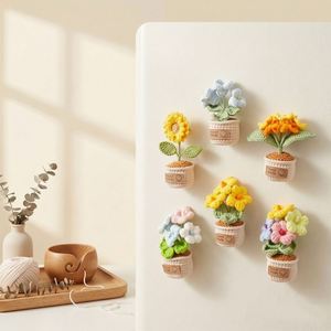 Décoration d'intérieur : Aimants de réfrigérateur au crochet, mini plantes en peluche faites à la main (cactus, fleurs, plantes en pot) – Vente directe usine - Product Image 3