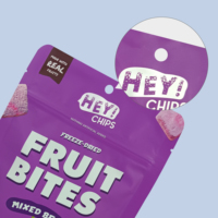 Logo personnalisé Pochettes debout debout avec fermeture éclair en plastique de qualité alimentaire avec impression de copeaux de sucre bonbon collation