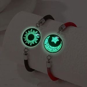 Pulsera de Pareja Luminosa con Diseño de Sol y Luna, Regalo Romántico para el Día de San Valentín, Brilla en la Oscuridad - Product Image 1