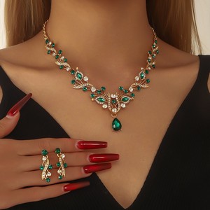 <span class=keywords><strong>Vente</strong></span> directe et <span class=keywords><strong>en</strong></span> gros <span class=keywords><strong>de</strong></span> bijoux transfrontaliers d'usine, colliers, boucles d'oreilles, ensembles deux pièces, fleurs, style europé<span class=keywords><strong>en</strong></span> et américain - Product Image 6