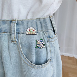 Broches de metal fundido a presión con diseño de <span class=keywords><strong>libro</strong></span> de flores, chapados en negro, con esmalte suave, para jeans, sombreros, mochilas, regalo - Product Image 4