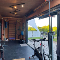 2025 nouveau conteneur de salle de sport en plein air multifonctionnel personnalisé en acier et panneau sandwich matériel Fitness entraînement maison utilisation