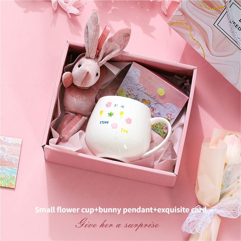 Little flower cup bunny pendant card