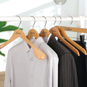 Cintre en bois personnalisé de <span class=keywords><strong>luxe</strong></span> pour boutique et magasin de vêtements de sport - Product Image 2