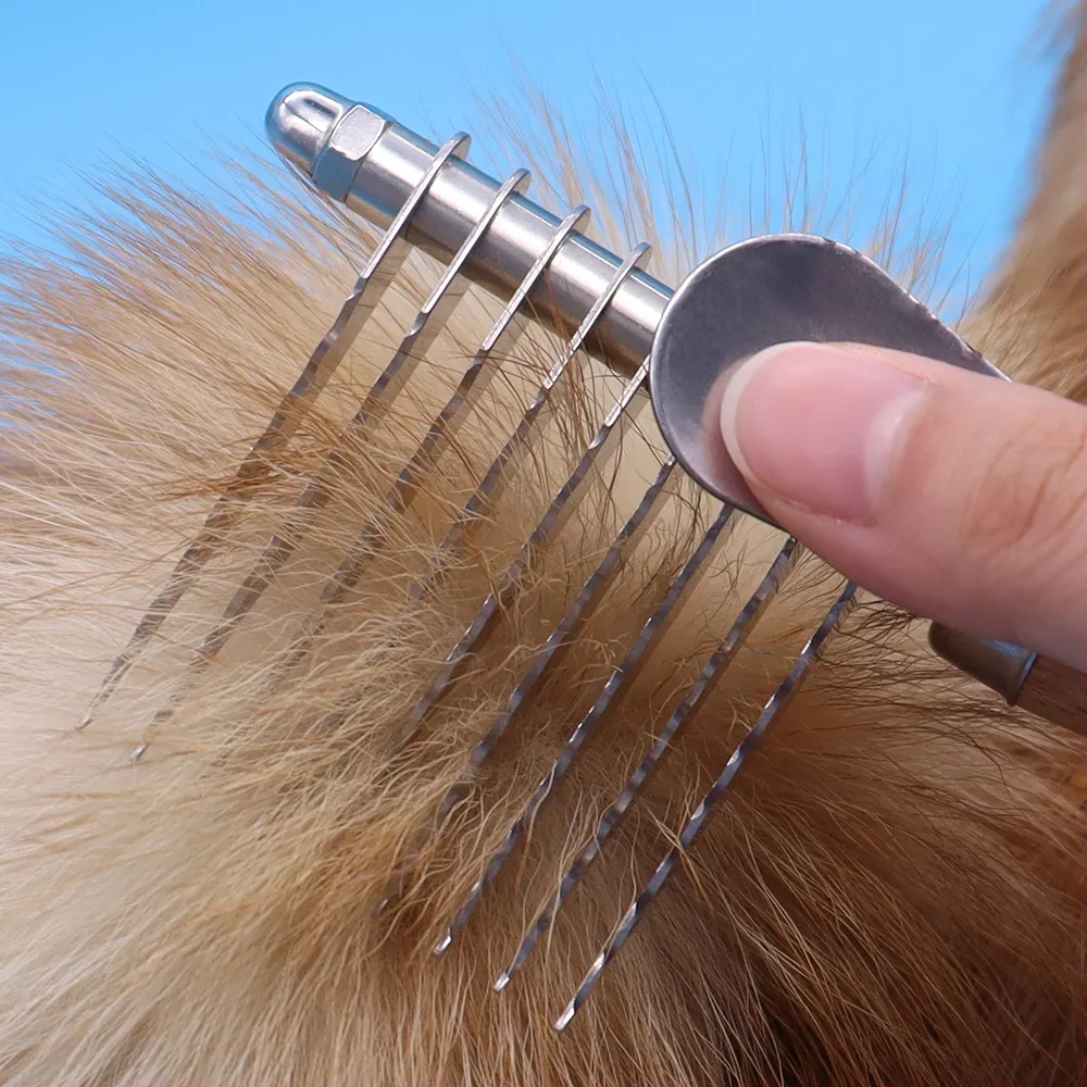 Manche en bois professionnel chat chien poils d'animal familier démêlant toilettage brosse peigne outil pour démêler les cheveux de sous-poil emmêlés ou noués