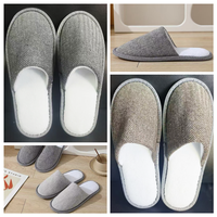Chaussons jetables populaires en tissu de laine à rayures noires et blanches, confortables, doux, durables, à bout fermé, pour hôtels, adultes et enfants