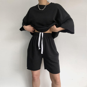 Conjunto de Top y Shorts para Mujer de Marca Privada, Cuello Redondo, Manga Corta, Corte Holgado, Estilo Casual Urbano, Logotipo por Transferencia Térmica, Poliéster - Product Image 4