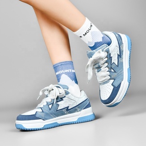 Chaussures de sport personnalisées avec logo, fabriquées en Chine, pour hommes et femmes, baskets de mode sur mesure - Product Image 3
