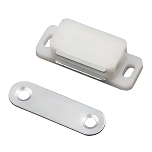 Petits loquets magnétiques en plastique pour portes de placards de cuisine et armoires – Quincaillerie de fermeture de porte durable - Product Image 5
