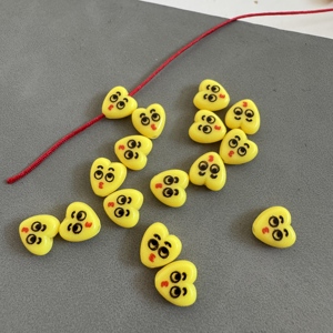 Perles en acrylique imprimées colorées en forme de cœur avec motifs <span class=keywords><strong>Smiley</strong></span> Face et « I Love You » pour sangles de téléphone Y2K - Product Image 5