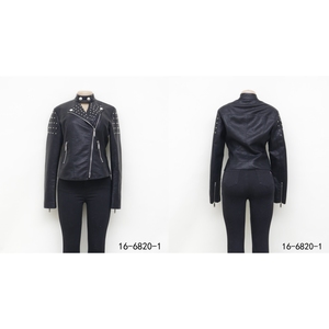 All'ingrosso donna trapuntata pelle di pecora nera e pelle PU giacca con borchie con cerniere colletto con cappuccio per le stagioni autunnali primaverili - Product Image 1