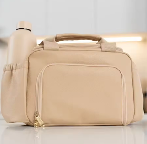 Sac isotherme personnalisé en polyester imperméable pour le camping en plein air, le transport de nourriture, les boissons froides, les pique-niques, les glacières, les sacs à lunch - Product Image 1