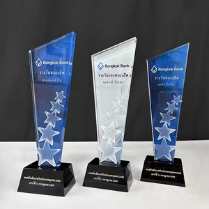 Trophées en cristal <span class=keywords><strong>de</strong></span> verre avec base noire, décoration en étoiles à cinq branches, étoiles givrées, impression couleur intégrale - Product Image 4