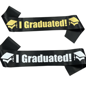 Fascia 'I GRADUATED' all'ingrosso, Forniture per decorazioni per feste di compleanno, Fascia 'I GRADUATED' personalizzata per la classe del 2026 - Product Image 1