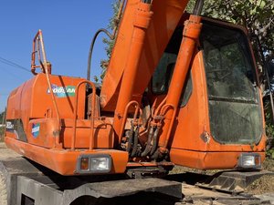 Excavatrice sur roues d'occasion Doosan DH210W-7 d'origine coréenne, modèle 2018, 21 tonnes, moteur PLC, équipement de construction à vendre - Product Image 2