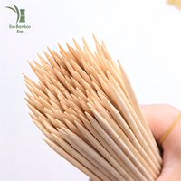 Brochettes en bambou biodégradables de 3 mm, 25 cm de long, à manche plat et lisse, sans éclats, résistantes à la chaleur, jetables, de qualité alimentaire, à pointe affûtée