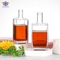 Bouteilles de vin en verre rond transparent de haute qualité 500ml 750ml Mini Gin Whisky Tequila Rhum Vodka avec bouchon en chêne Emballage en boîte