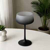 Verre à cocktail élégant pour femme, gobelet dégradé rose givré, style Ins, design classique minimaliste, coupe spéciale à pied haut