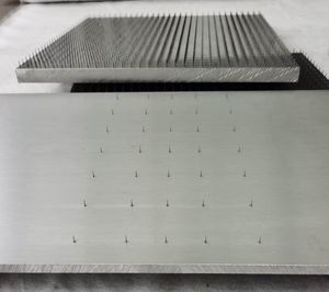 Tiras de <span class=keywords><strong>aguja</strong></span> personalizadas industriales de alta calidad, placa de <span class=keywords><strong>aguja</strong></span> de hierro perforada <span class=keywords><strong>para</strong></span> piezas de maquinaria textil - Product Image 5