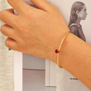 กำไลข้อมือผู้หญิง สไตล์ทันสมัย ชุบทอง 18K ประดับเพชรซิร์คอนรูปหัวใจ สแตนเลสเรียบง่าย ขายส่งจากยุโรปและสหรัฐอเมริกา - Product Image 4