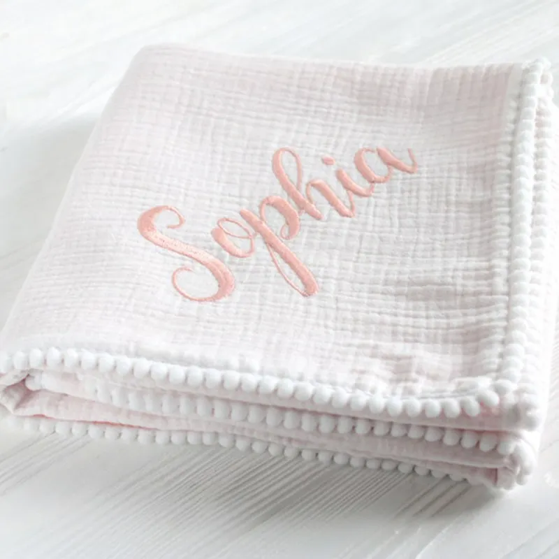 Nouveau-né cadeau Super doux Swaddle Quilt monogramme mousseline bébé couverture avec pompon