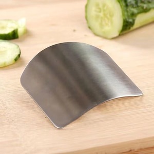 Protecteur de <span class=keywords><strong>doigts</strong></span> anti-coupe pour la <span class=keywords><strong>cuisine</strong></span> Protecteur de main de coupe de légumes en acier inoxydable - Product Image 3