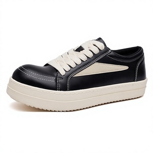 Chaussures de marche plateforme noires et blanches en daim à lacets, baskets basses unisexes pour un usage quotidien - Product Image 4
