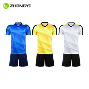 Jersey Sepak Bola Unisex Gaya Retro Thailand Lengan Pendek Bahan Cepat Kering Musim Panas Set Seragam Keluarga Cetak Transfer Panas Custom - Product Image 1