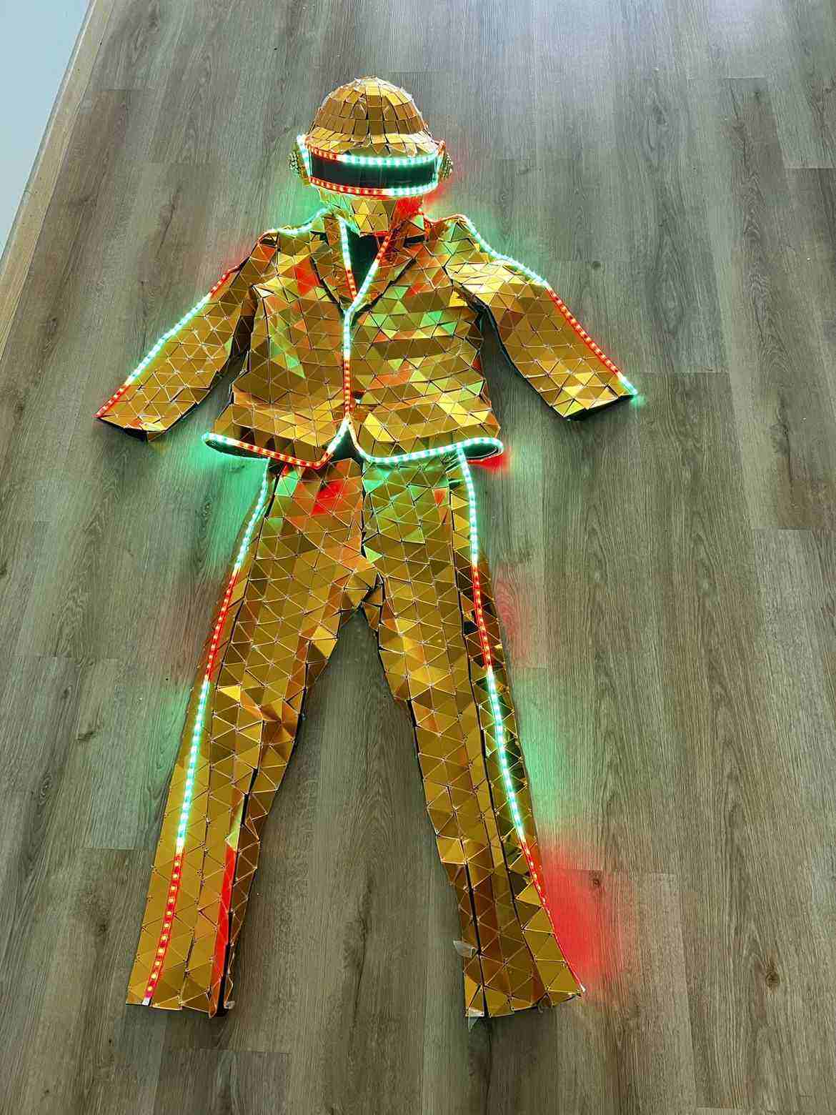 ทองเข้มไม่ส่องแสงตลอดชุด