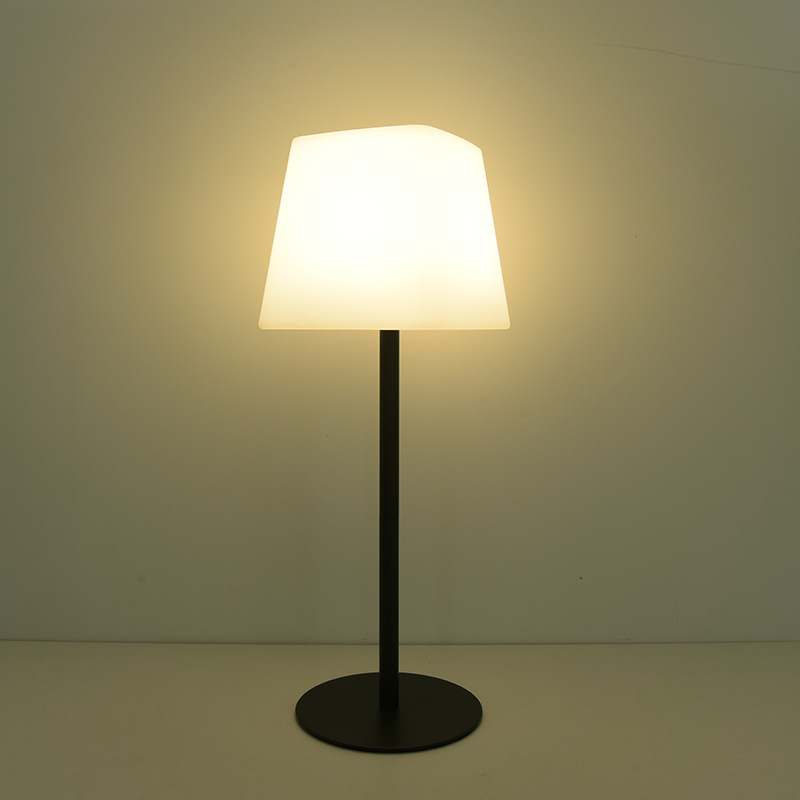 Pieghe trapezoidali, telecomando RGB, ricarica standard