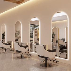Miroir mural en verre éclairé par LED pour salon de coiffure, très vendu, avec options personnalisables pour hôtel et salle de bain - Product Image 1