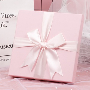 Caja de Regalo de Papel Corrugado con Impresión Personalizada Rosa de Lujo para Envío de Ropa, en Oferta - Product Image 5
