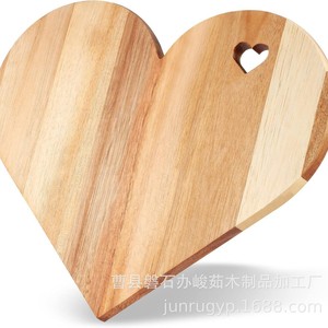 Tabla de cortar de madera de acacia en forma de corazón para regalo del Día de la Madre, decoración de mesa, plato para servir carne, pizza y queso - Product Image 2